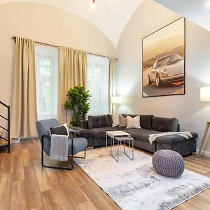 L10 Dolce Budapest